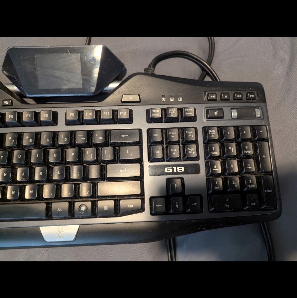 Logitech G19 Keyboard - Picture 3 of 6